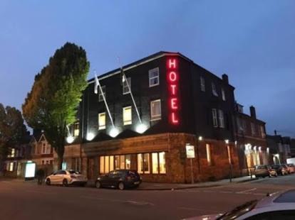 Hotels 24-7 - The Old Victoria Hotel Newport (Gwent) Exterior foto